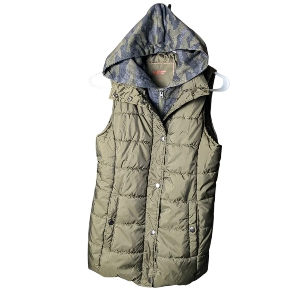 Arizona Jeans Olive Green Camo Hooded Puffy Puffer Vest Zipper Layered Like New